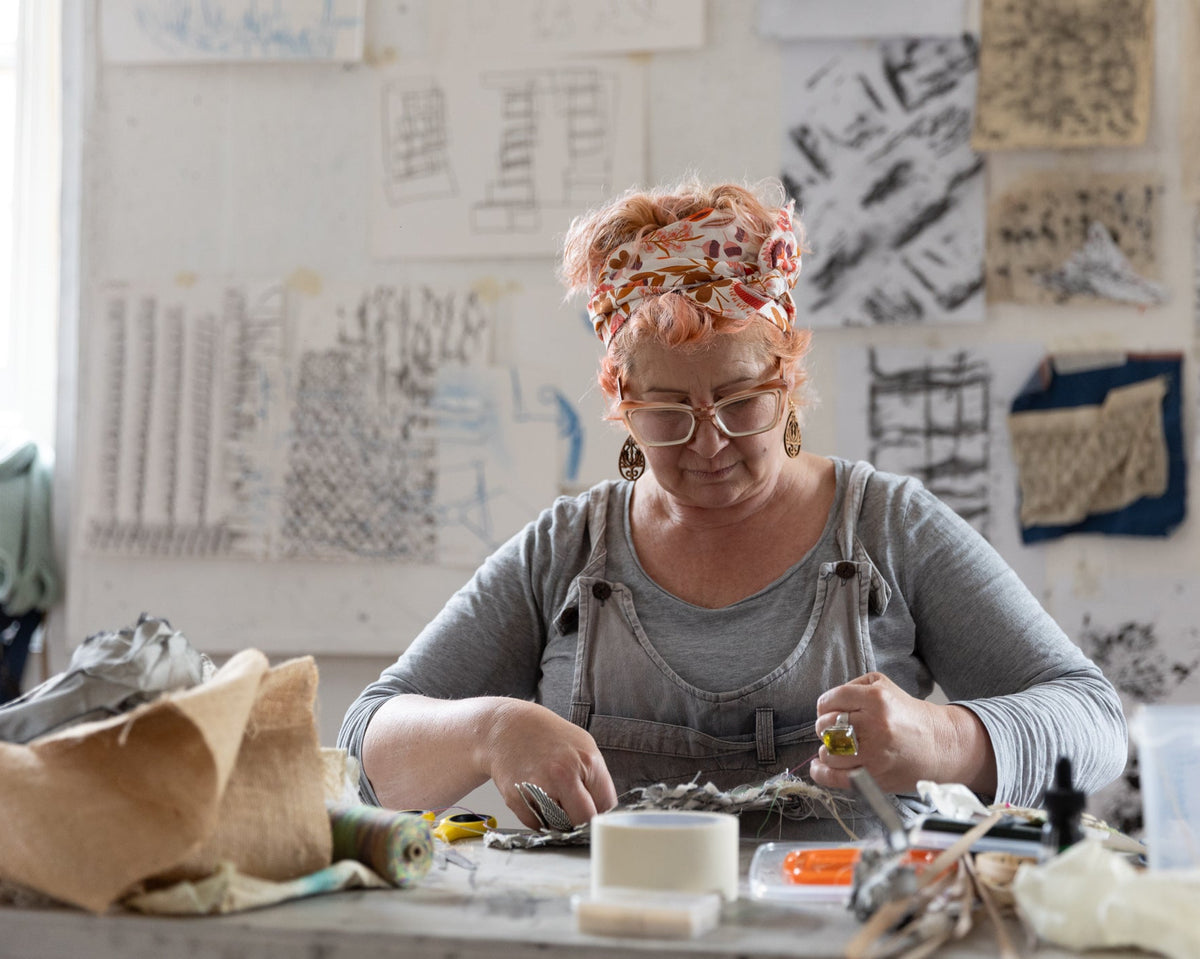 Drawing with Threads and Textiles