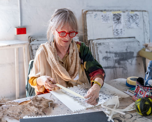 Drawing with Threads and Textiles